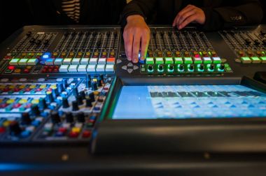 DJ donanımları için