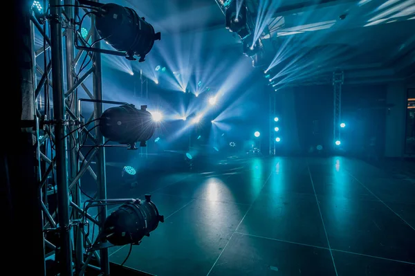 Iluminação, luz no palco da discoteca — Fotografia de Stock