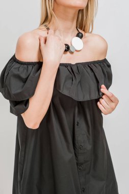 Pahalı kumaşlar modeli modern giyimleri