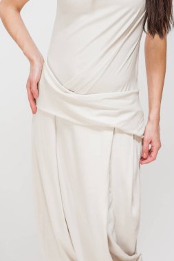 Pahalı kumaşlar modeli modern giyimleri