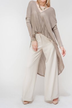 Pahalı kumaşlar modeli modern giyimleri