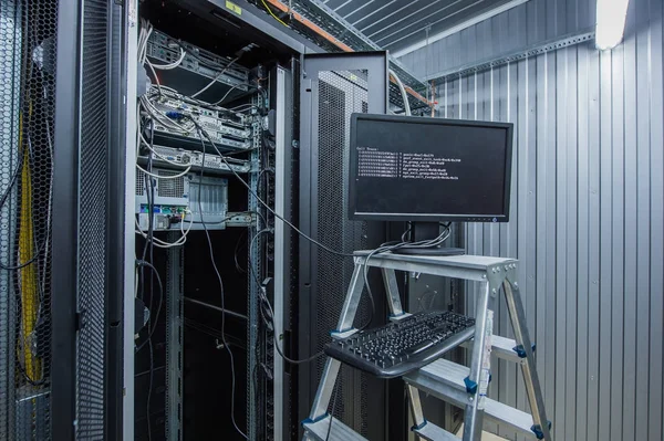 Network servers in data room Domestic Room — Stock Photo, Image