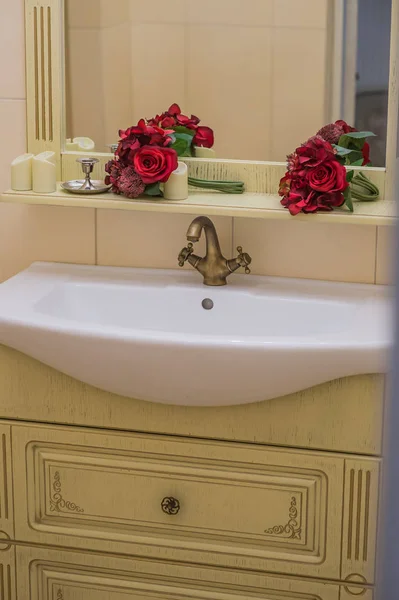 Grifo de la ducha del cuarto de baño primer plano —  Fotos de Stock