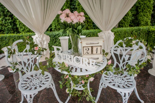 Bröllop tabeller dekoration för ett bröllop — Stockfoto