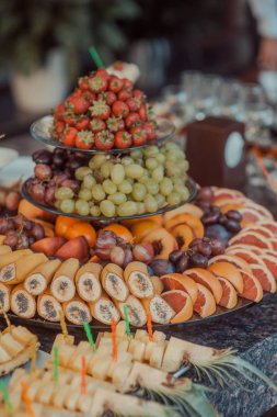 Düğün resepsiyonunda meyve