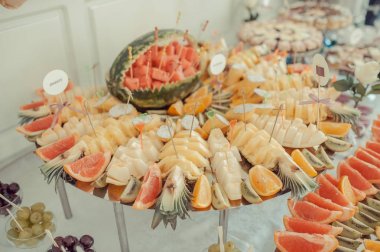 meyve büfesi masada