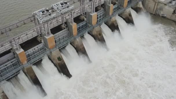 Wasserkraftwerk Wasserdamm Und Stausee — Stockvideo