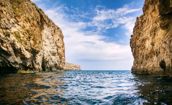 Línea costera en Gozo Island, Malta — Foto de Stock