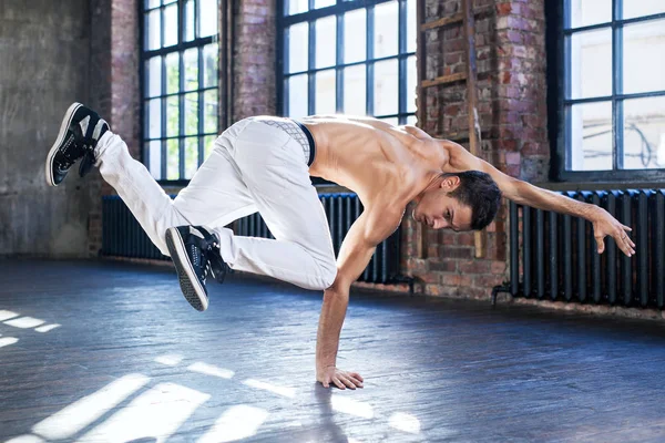 Break dancing man — Stock Photo, Image