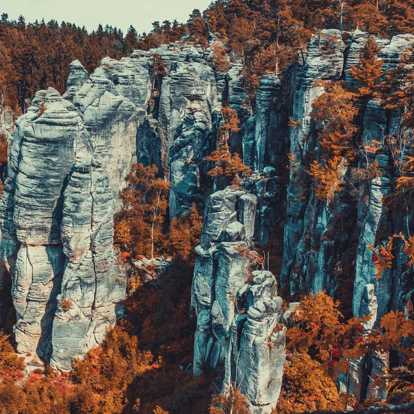 Çek kayalarda — Stok fotoğraf