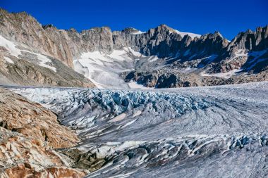 dağların buzul ile