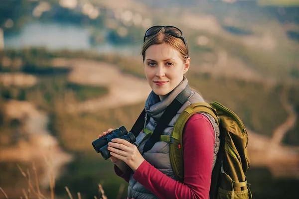 Jeune femme touriste — Photo