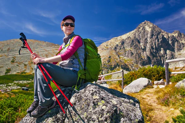 Genç kadın turist — Stok fotoğraf