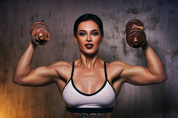 Fuerte mujer deportiva —  Fotos de Stock