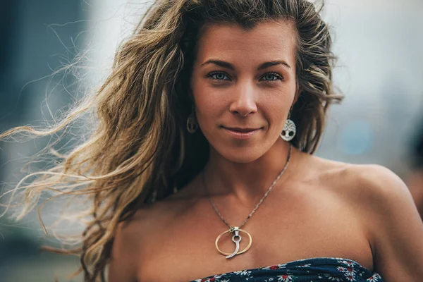 Genç Kadın Portresi