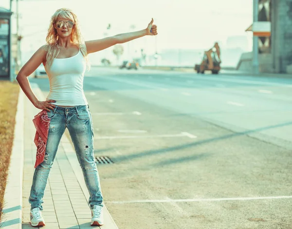 Mujer estilo adolescente —  Fotos de Stock