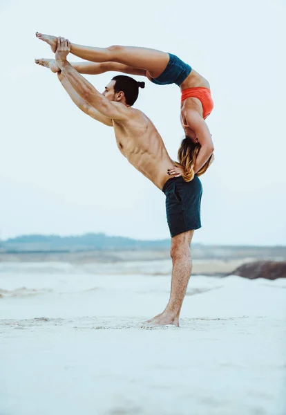 Treinamento de casais esportivos — Fotografia de Stock