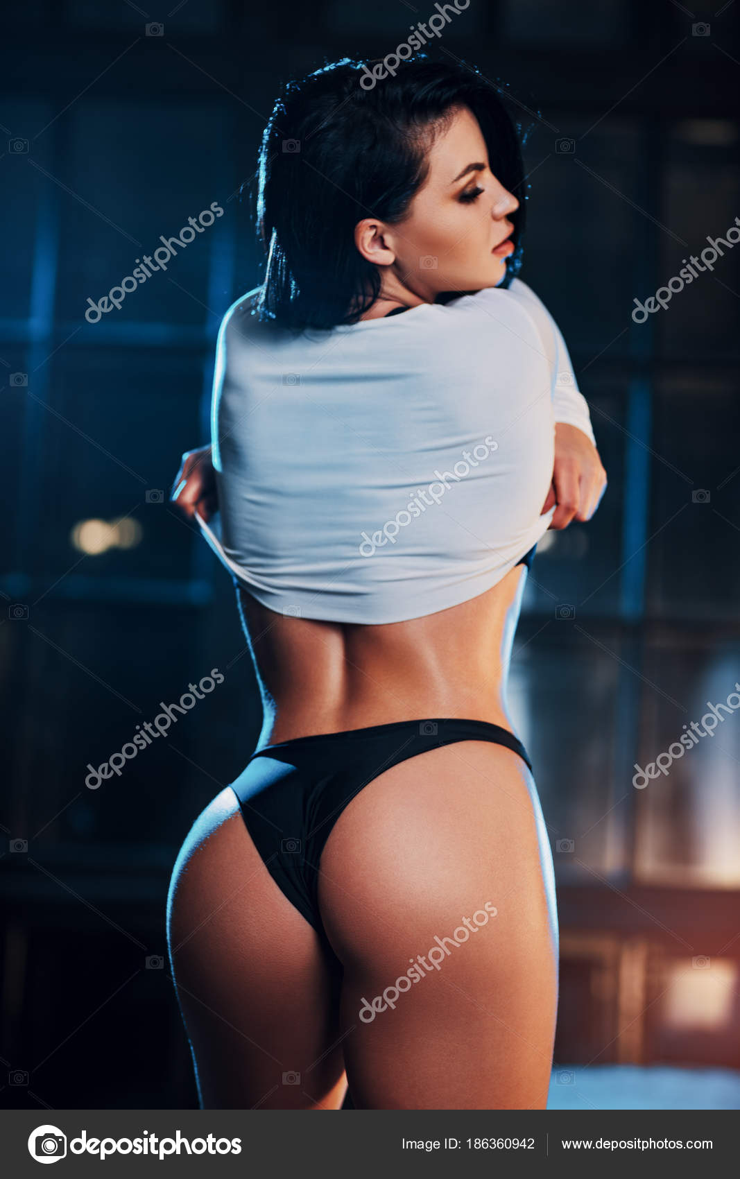 Young sexy woman Stock Photo by ©chaoss 186360942