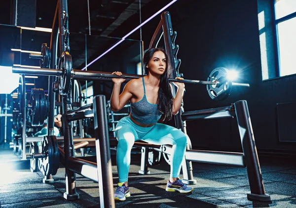 Formación de mujer deportiva —  Fotos de Stock