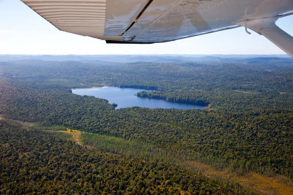 Adirondack erdők, tavak, patakok és hegyek légi terep v — Stock Fotó