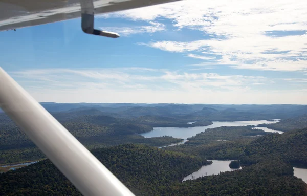 Adirondack bergen, bossen, meren en kreken luchtfoto terrein v — Stockfoto