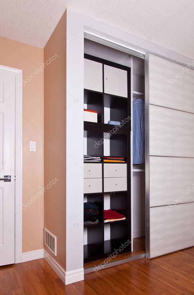 Armario de almacenamiento con puerta corredera para habitación de