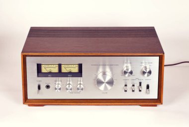 Vintage Stereo ses amplifikatör ahşap dolap