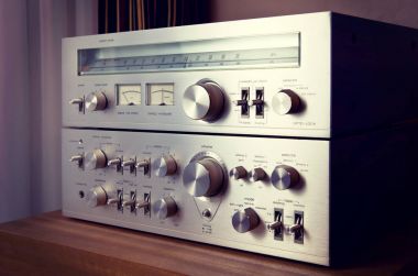 Vintage Stereo amplifikatör parlak Metal Ön Panel denetimleri