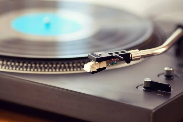 Tocadiscos Vintage Vinyl Record Player —  Fotos de Stock