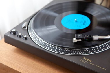 Ontario, Kanada - 26 Aralık 2017: Vintage kayıt pikap Pla