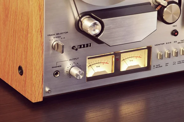 Vintage öppen Reel-to-Reel kassettdäck Stereo Recorder Vu-mätare — Stockfoto