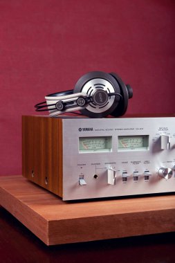 Ontario, Kanada - 26 Aralık 2017: Vintage Stereo amplifikatör Fro