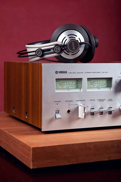 Ontario, Kanada - 26 prosince 2017: Vintage Stereo zesilovač Fro — Stock fotografie