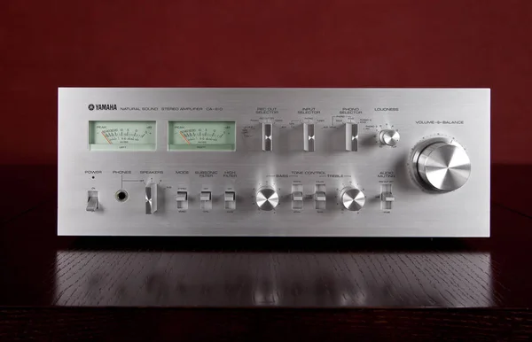 Ontario, Kanada - 26 prosince 2017: Vintage Stereo zesilovač Fro — Stock fotografie