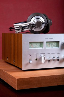 Vintage Stereo amplifikatör Ön Panel ve kulaklık ile kabine