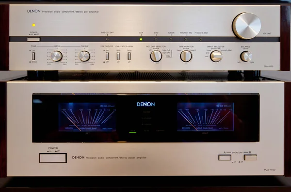 Ontario Kanada 2017 Vintage Denon Stereo Zesilovače — Stock fotografie