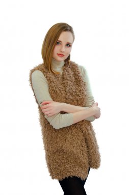 güzel genç kızı bir yapay kürk yelek