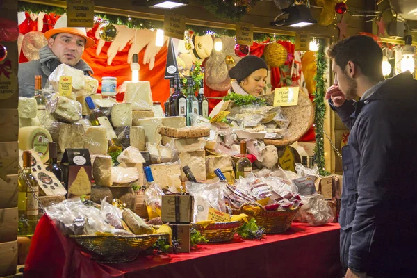 Christmas market in Como — Stock Photo, Image
