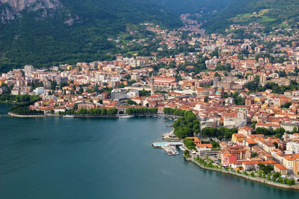 Lecco město na jezeře Como, Itálie — Stock fotografie