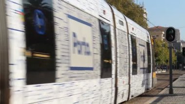 Porto metro hafif raylı tren