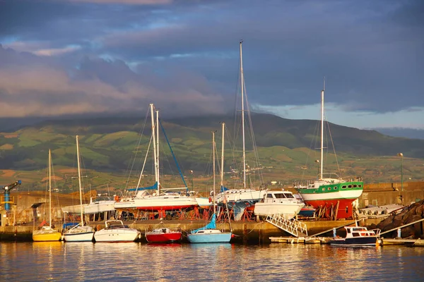 Haven van Ponta Delgada op Sao Miguel island, Azoren — Stockfoto