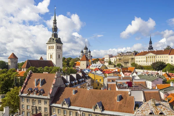 Luftaufnahme Der Altstadt Von Tallinn Vom Rathaussturm Mit Der Nikolaikirche — Stockfoto