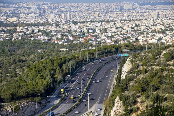 Viel Befahrene Autobahn Athen Und Luftaufnahme Der Stadt Vom Hügel — Stockfoto