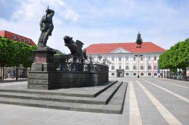 Lindwurmbrunnen (Lindworm Çeşmesi) Klagenfurt, Avusturya
