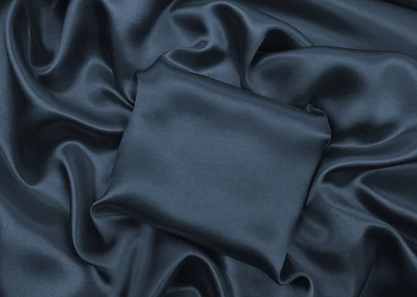 Ομαλή κομψό σκούρο γκρι μεταξωτό ή σατέν υφή ως αφηρημένη backg — Φωτογραφία Αρχείου