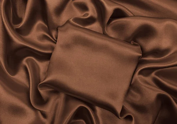Texture lisse et élégante de soie brune ou de satin comme fond abstrait — Photo
