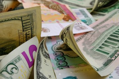 Rublesi dolarlık para spekülasyon.