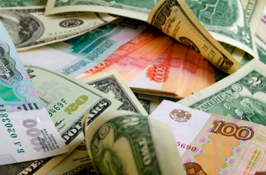 Rublesi dolarlık para spekülasyon.