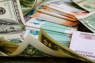 Rublesi dolarlık para spekülasyon.