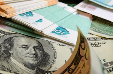 Rublesi dolarlık para spekülasyon.